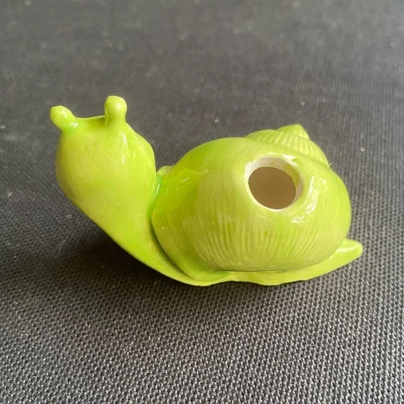Chartreuse Snail XL Ceramic Bead Vintage 70s 80s Craft DIY - Picture 3 of 5